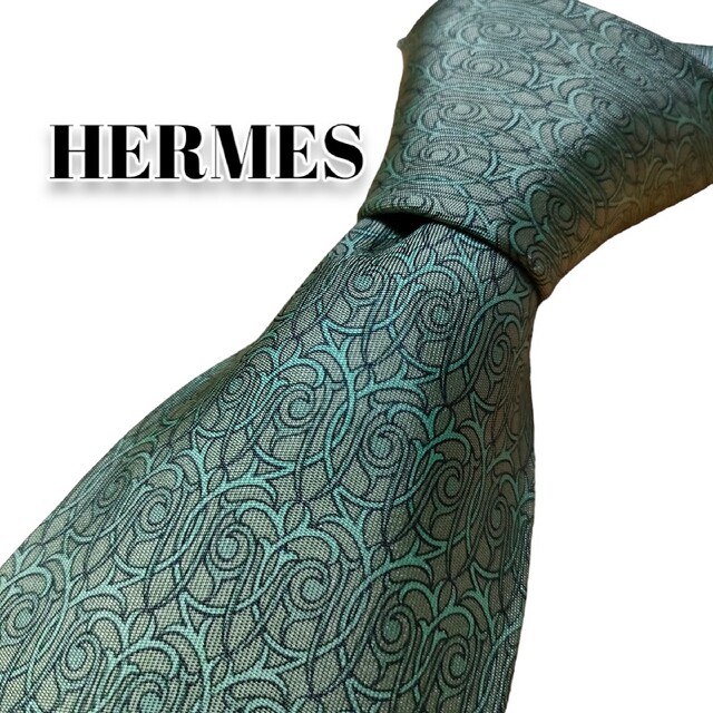 Hermes(エルメス)の★HERMES★　エルメス　グリーン系　総柄　フランス製 メンズのファッション小物(ネクタイ)の商品写真