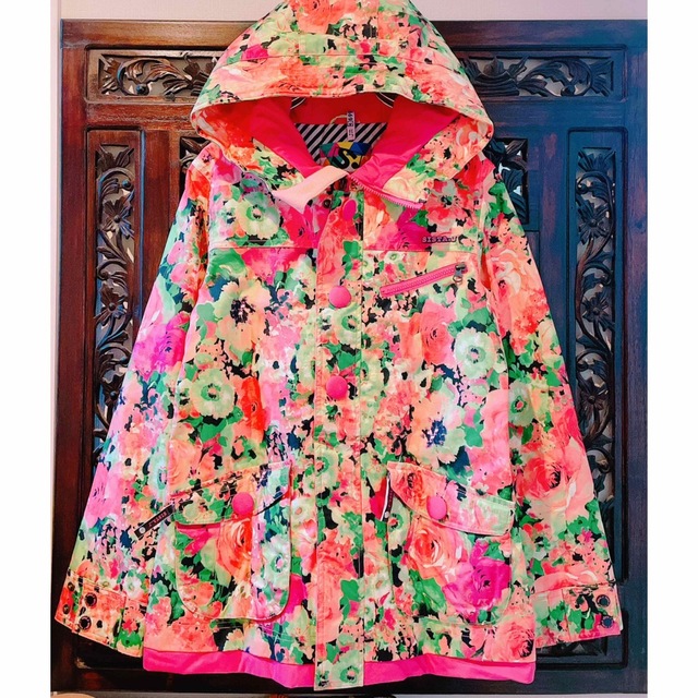 Roxy - シスターJ ピンク 花柄 スキーウェア スノボウェア Roxy - シスターJ ピンク 花柄 スキーウェア スノボウェア
