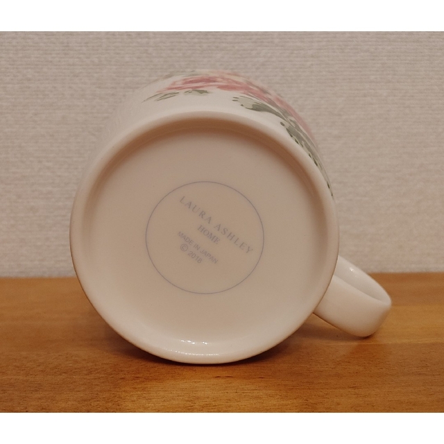 LAURA ASHLEY(ローラアシュレイ)のローラアシュレイ マグカップ インテリア/住まい/日用品のキッチン/食器(食器)の商品写真