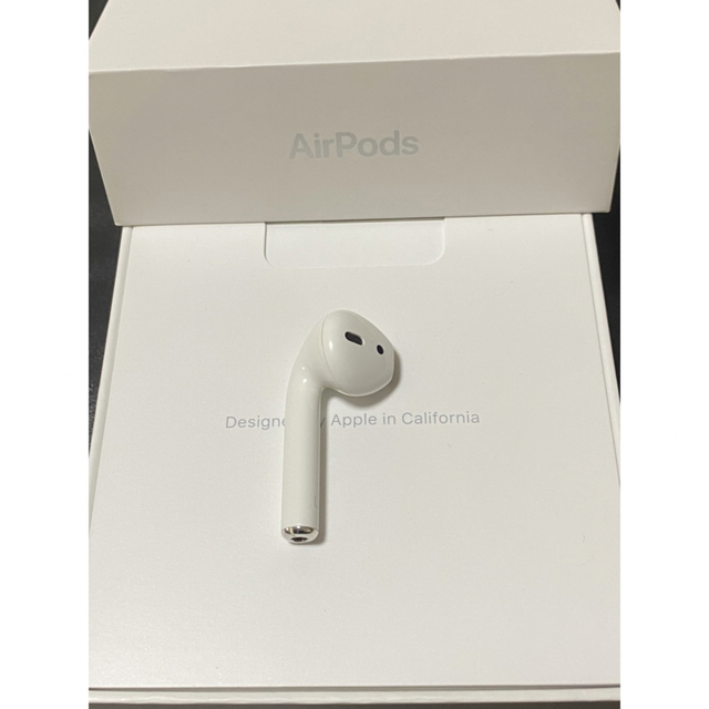 Apple(アップル)のエアーポッズ AirPods 第一世代 L 左耳のみ  スマホ/家電/カメラのオーディオ機器(ヘッドフォン/イヤフォン)の商品写真