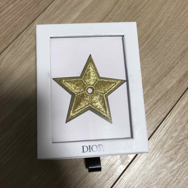 Dior ディオール スターブローチ 星型 ノベルティ 非売品 www