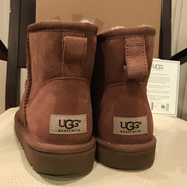 売り切り御免！ 即納！UGG クラシックミニ チェスナット US７