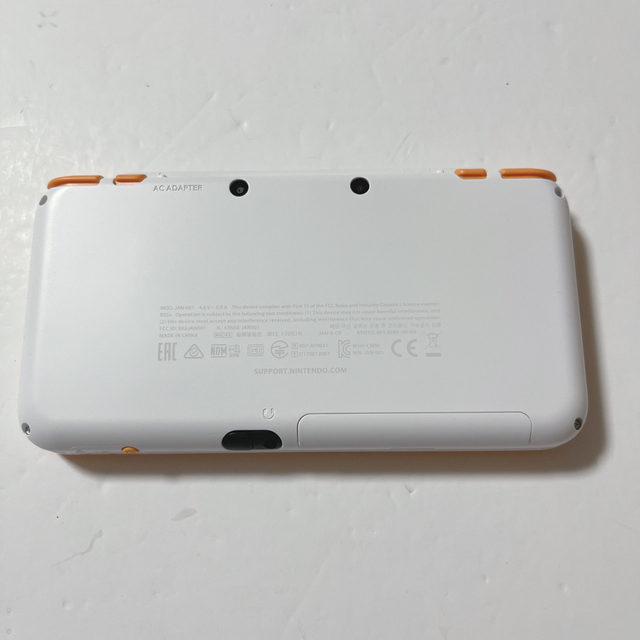 ニンテンドー2DS(ニンテンドー2DS)のNintendo 2DS NEW ニンテンドー 本体 LLホワイト×オレンジ エンタメ/ホビーのゲームソフト/ゲーム機本体(携帯用ゲーム機本体)の商品写真