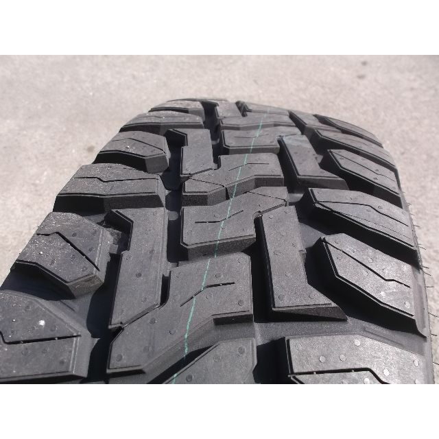 送料込■TOYOオープンカントリーR/Tホワイトレター■215/65R16■ 自動車/バイクの自動車(タイヤ・ホイールセット)の商品写真