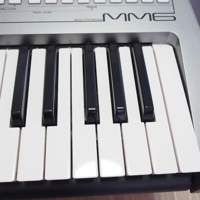 ヤマハ(ヤマハ)のYAMAHA ヤマハ シンセサイザー キーボード MM6 61鍵 楽器の鍵盤楽器(キーボード/シンセサイザー)の商品写真