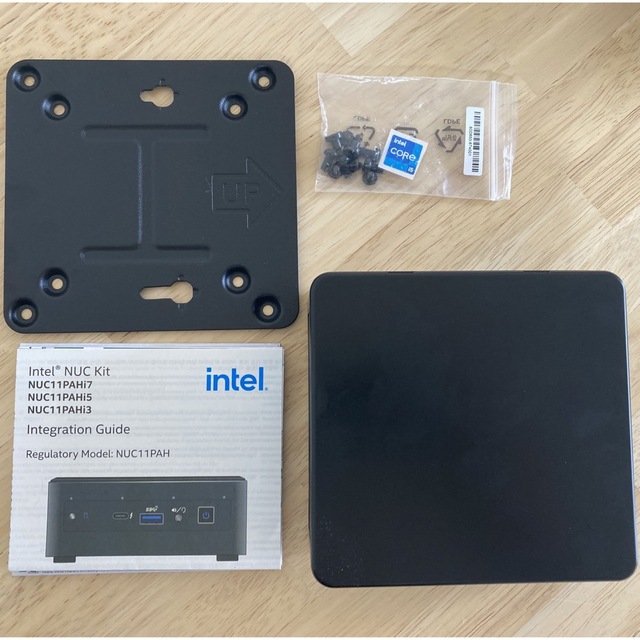 Intel NUC Core i7 4コア　thunderbolt3 訳あり