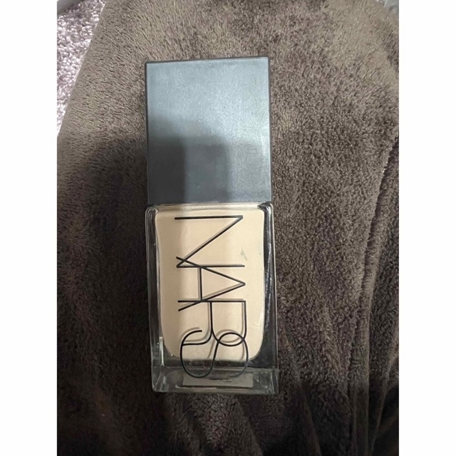 NARS(ナーズ)のNARS ライトリフレクティングファンデーション コスメ/美容のベースメイク/化粧品(ファンデーション)の商品写真