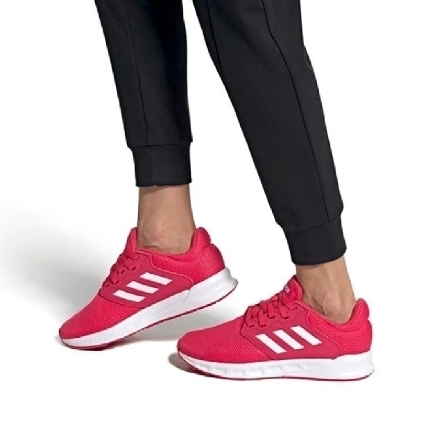 adidas(アディダス)のアディダス　adidas レディース　ランニングシューズ　ピンク　24.5cm レディースの靴/シューズ(スニーカー)の商品写真