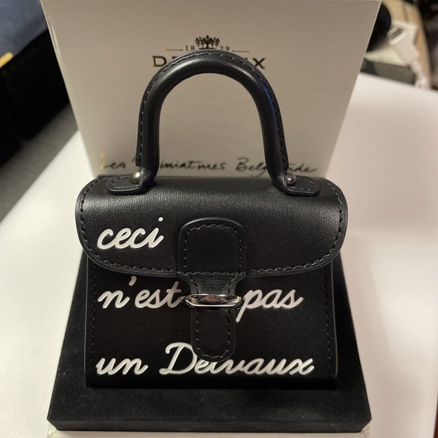 DELVAUX(デルヴォー)の【期間限定お値引き】デルヴォー　ブリヨン　チャーム レディースのアクセサリー(チャーム)の商品写真