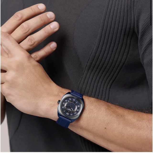 Hermes(エルメス)のエルメス　新品未使用　2023新色　腕時計 《Hermès H08》 42 mm メンズの時計(腕時計(アナログ))の商品写真
