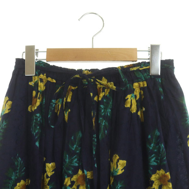 SHIPS(シップス)のシップス フラワープリントスカート ロング マキシ丈 フレア ギャザー ONE レディースのスカート(ロングスカート)の商品写真