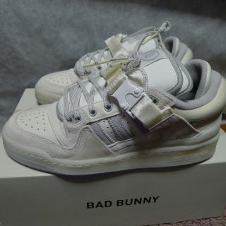 アディダス(adidas)のBAD BUNNY × ADIDAS ORIGINALS FORUM LOW(スニーカー)