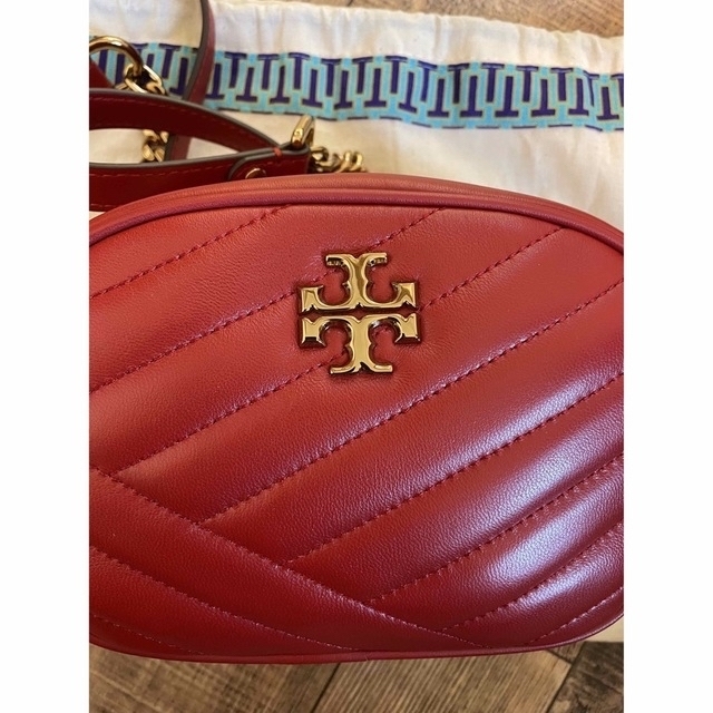 Tory Burch(トリーバーチ)のトリーバーチ　斜めがけ　人気ショルダー　レッド系 レディースのバッグ(ショルダーバッグ)の商品写真