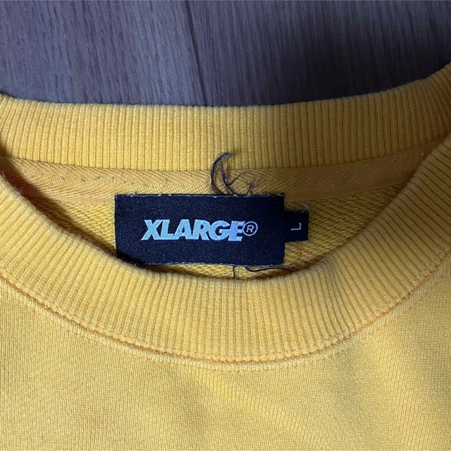 XLARGE(エクストララージ)のエクストラージの黄色トレーナー メンズのトップス(スウェット)の商品写真