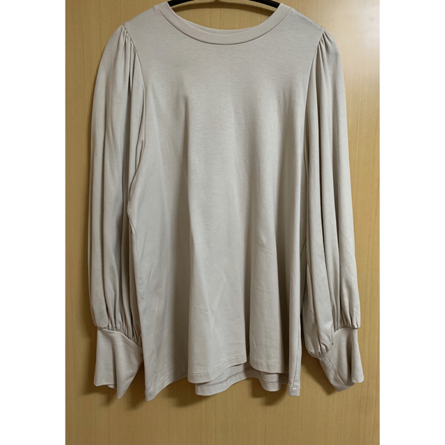 Gather  Long  sleeve  Tee  ベージュ　アパルトモン