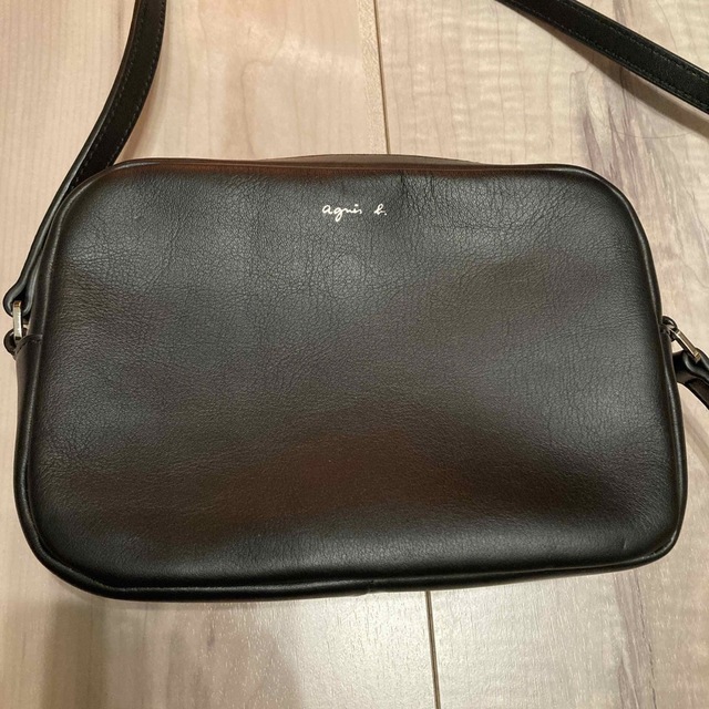 agnes b.(アニエスベー)のアニエスベー　バッグ　黒革 レディースのバッグ(ショルダーバッグ)の商品写真