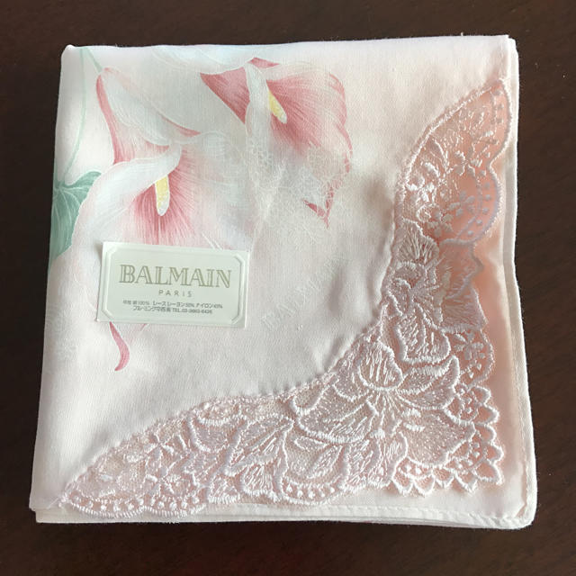 BALMAIN(バルマン)のxoさん専用  新品未使用  BALMAIN  ハンカチ レディースのファッション小物(ハンカチ)の商品写真