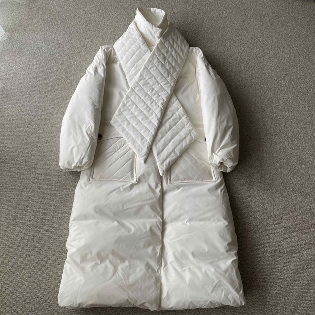 GANNI ガニー パデッド ロングコート レディースのジャケット/アウター(ロングコート)の商品写真