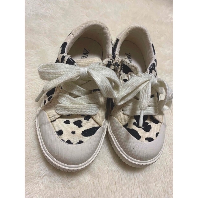 ZARA KIDS(ザラキッズ)のカウスニーカー キッズ/ベビー/マタニティのキッズ靴/シューズ(15cm~)(スニーカー)の商品写真