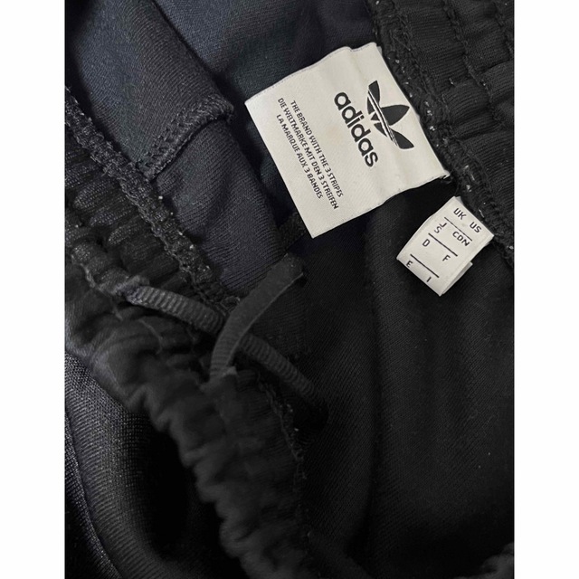 adidas(アディダス)のadidas トラックパンツ ブラック メンズのパンツ(その他)の商品写真