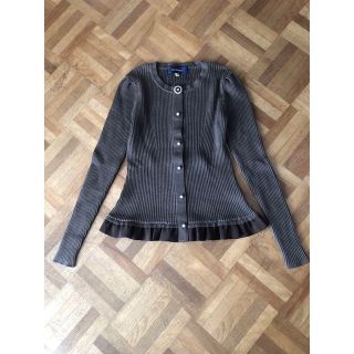 クラシックトップスM'S GRACY - M'S GRACY*WEB掲載*おリボンブローチ付きカーディガンの