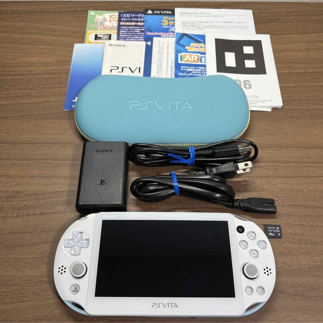 PlayStation Vita(プレイステーションヴィータ)の★限定★PlayStationVITA  バリューパック ライトブルー/ホワイト エンタメ/ホビーのゲームソフト/ゲーム機本体(携帯用ゲーム機本体)の商品写真