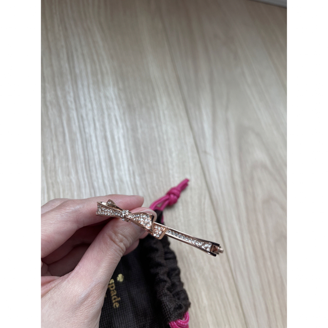 kate spade new york(ケイトスペードニューヨーク)のケイトスペード　バングル レディースのアクセサリー(ブレスレット/バングル)の商品写真