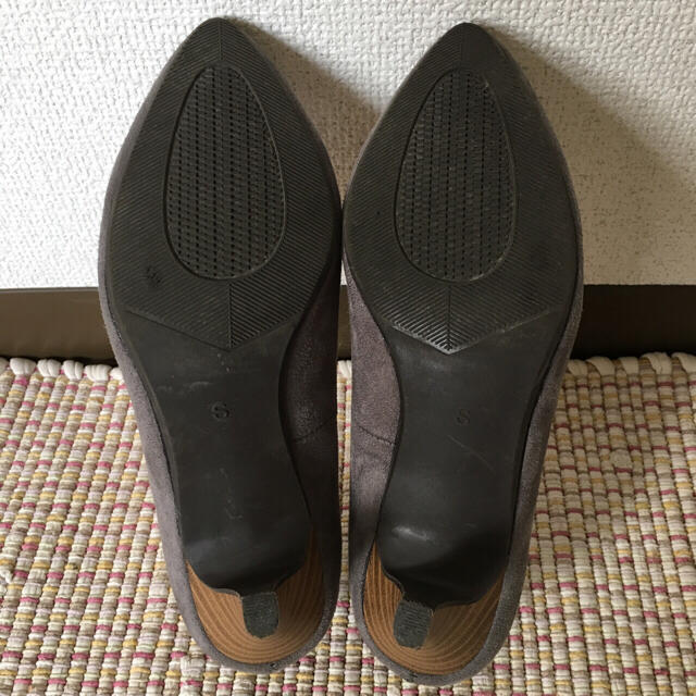 GU(ジーユー)の【ビビ様専用】GU スエード調パンプス グレー Sサイズ 22.5 レディースの靴/シューズ(ハイヒール/パンプス)の商品写真