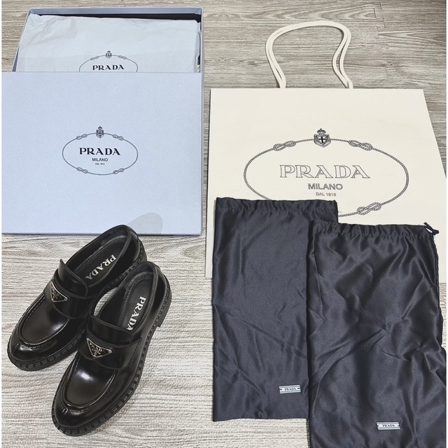 美品　PRADA ローファー　22cmプラダ