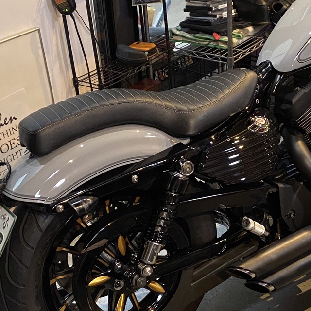 Harley Davidson(ハーレーダビッドソン)のスポーツスター　シート　ハーレー 自動車/バイクのバイク(その他)の商品写真