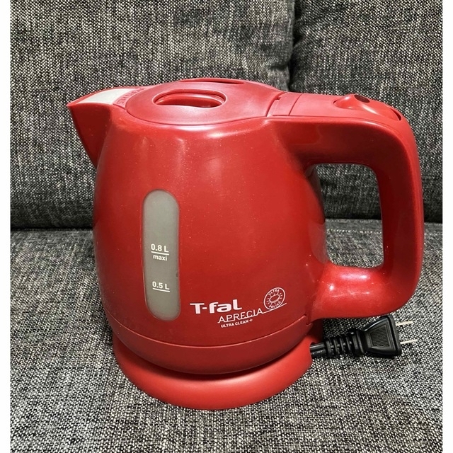 T-fal(ティファール)のT-fal 電気ケトル 赤色 スマホ/家電/カメラの生活家電(電気ケトル)の商品写真