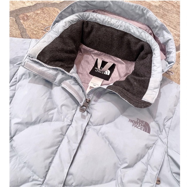 THE NORTH FACE(ザノースフェイス)のThe North Face Pale Blue Hooded Down レディースのジャケット/アウター(ダウンジャケット)の商品写真