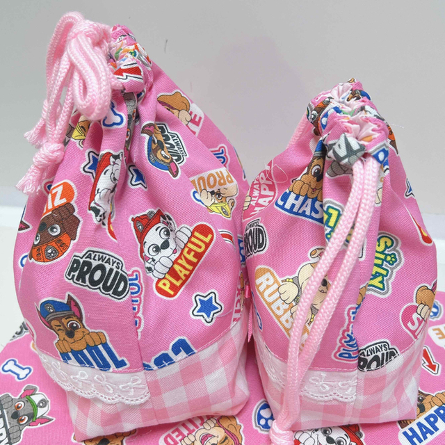 パウパトロール　お弁当袋　コップ袋　ランチョンマット　３点　女の子 ハンドメイドのキッズ/ベビー(外出用品)の商品写真