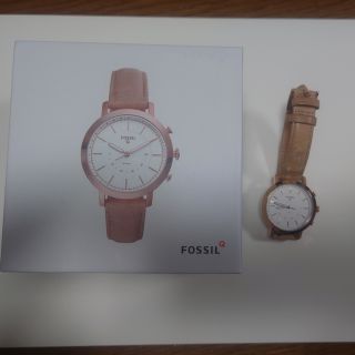 FOSSIL ボーンレザー ハイブリッドスマートウォッチ(腕時計)