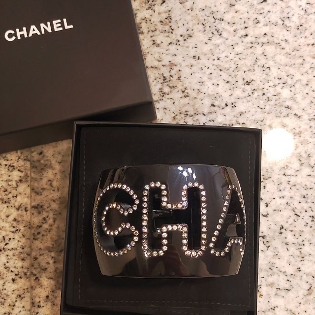 CHANEL - シャネル ブレスレット バングル ブラック クリスタル CHANEL - シャネル ブレスレット バングル ブラック クリスタル