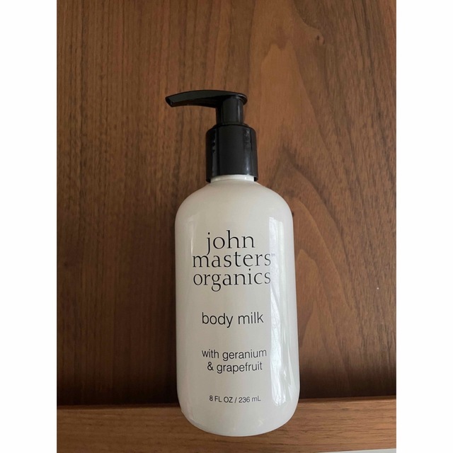 John Masters Organics(ジョンマスターオーガニック)のJohn masters organics body milkローション コスメ/美容のボディケア(ボディローション/ミルク)の商品写真