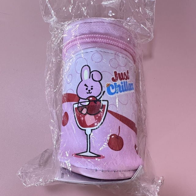 BT21(ビーティーイシビル)のBT21公式  ミニ缶ポーチ COOKY エンタメ/ホビーのタレントグッズ(アイドルグッズ)の商品写真