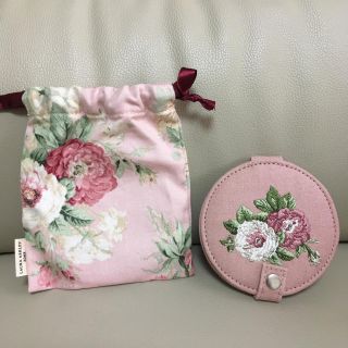 ローラアシュレイ(LAURA ASHLEY)のローラアシュレイ コンパクトミラー 巾着袋付き(その他)