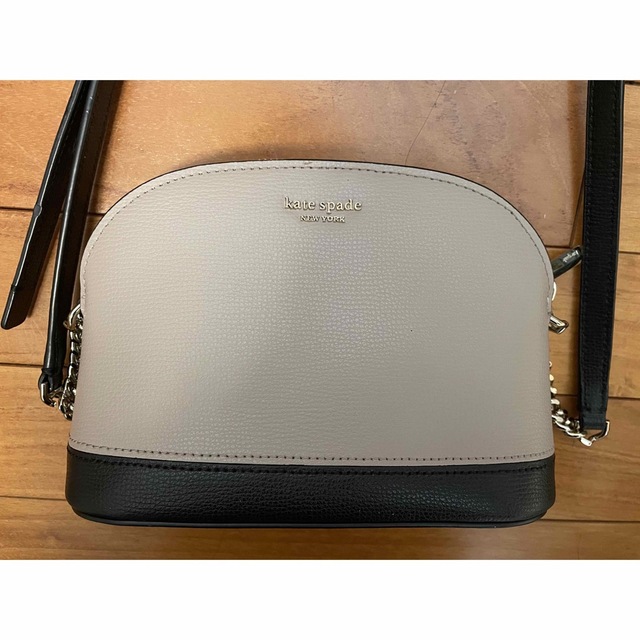 kate spade new york(ケイトスペードニューヨーク)のKate spade new york  ショルダーバッグ　サンド レディースのバッグ(ショルダーバッグ)の商品写真