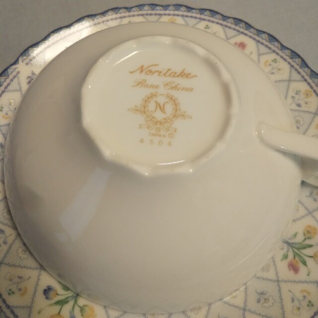 Noritake(ノリタケ)のノリタケ カップ&ソーサーセット オランジュリー  中古 Noritake インテリア/住まい/日用品のキッチン/食器(グラス/カップ)の商品写真