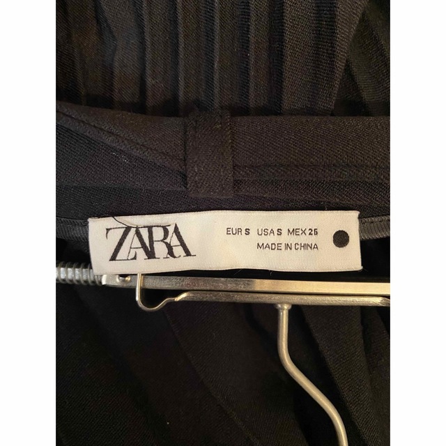 ZARA(ザラ)のZARA ベルト付き　ロングプリーツスカート レディースのスカート(ロングスカート)の商品写真