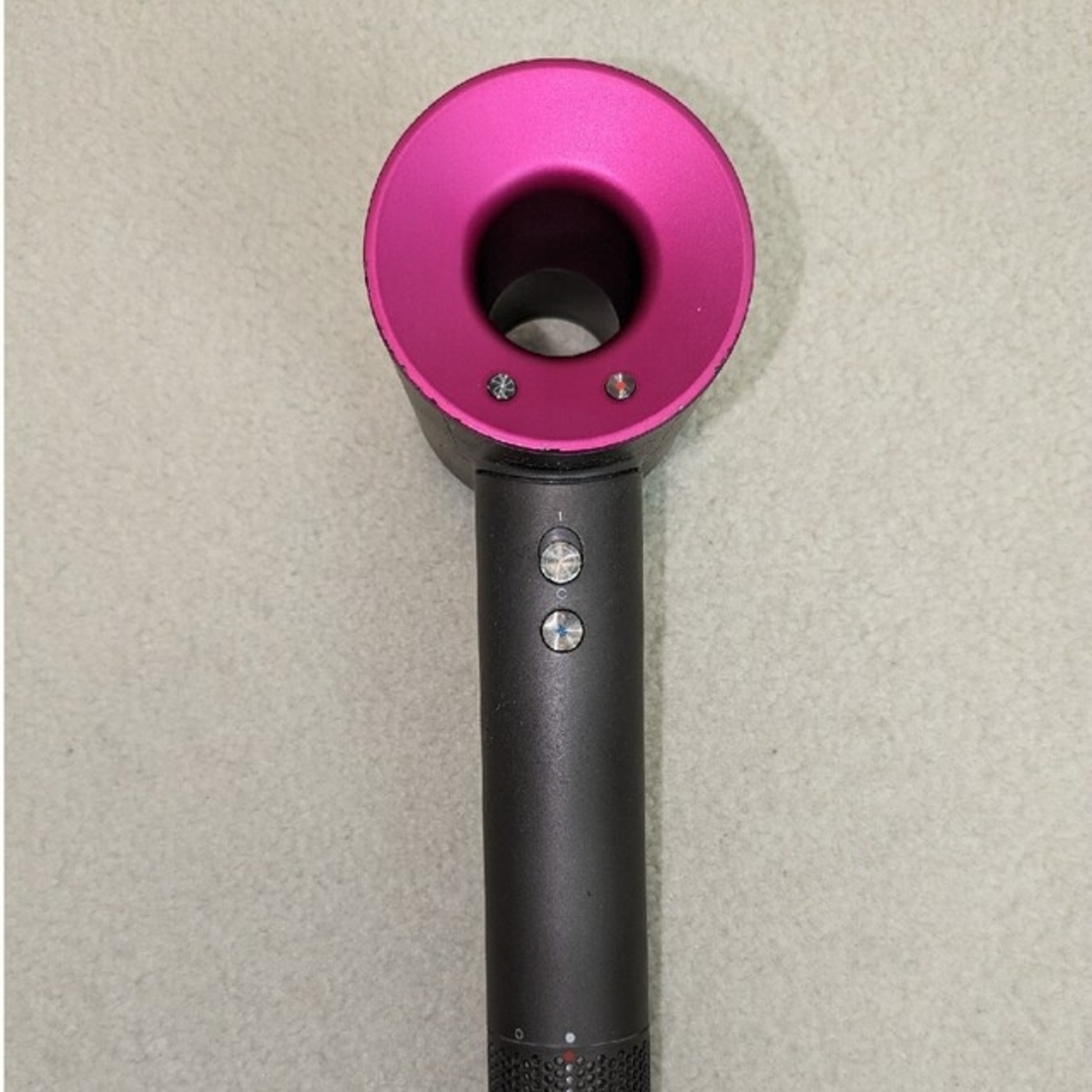 Dyson(ダイソン)のダイソン　ドライヤー　ジャンク品 スマホ/家電/カメラの美容/健康(ドライヤー)の商品写真