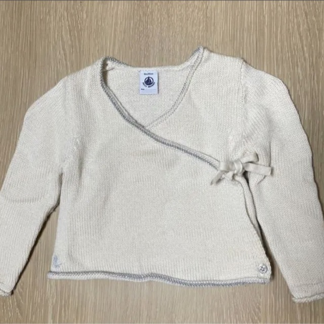 PETIT BATEAU(プチバトー)のプチバトー　カシュクールニットカーディガン キッズ/ベビー/マタニティのベビー服(~85cm)(ニット/セーター)の商品写真