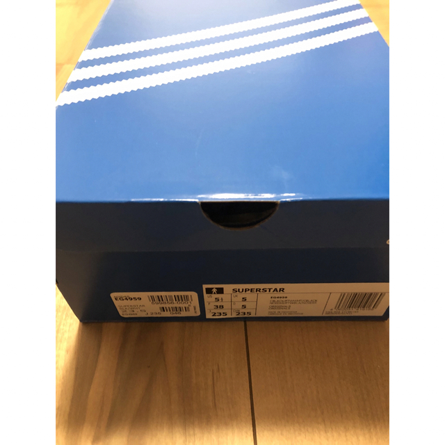 adidas(アディダス)のラスト１点【23.5★新品】アディダス　スーパースター　EG4959 国内正規品 レディースの靴/シューズ(スニーカー)の商品写真