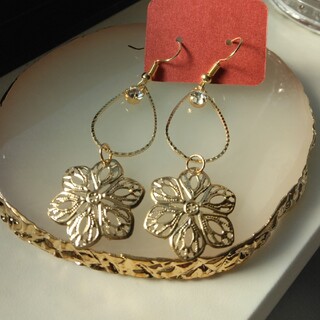 #20  お花モチーフ　リング　ロングピアス(ピアス)