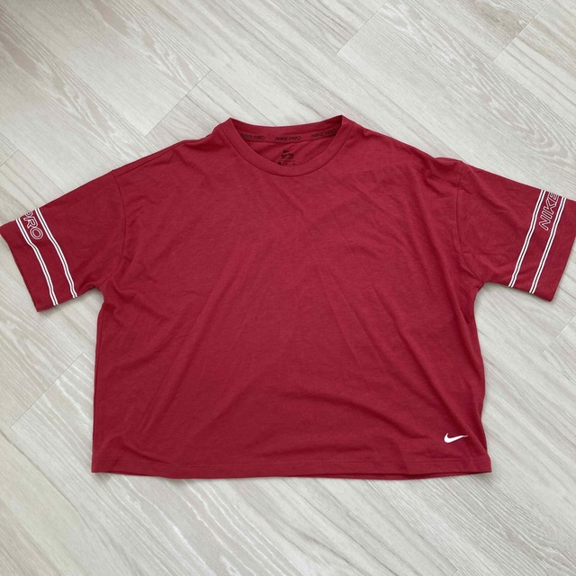 NIKE(ナイキ)のNIKE レディース　Tシャツ　 レディースのトップス(Tシャツ(半袖/袖なし))の商品写真