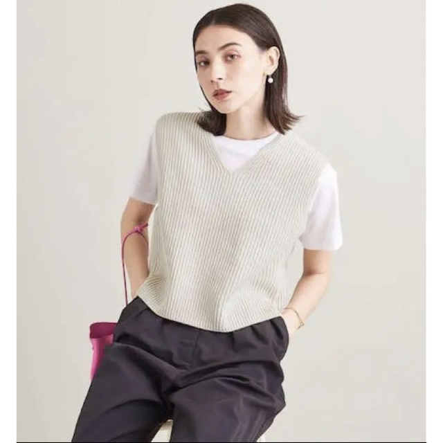 BEAUTY&YOUTH UNITED ARROWS(ビューティアンドユースユナイテッドアローズ)のビューティーアンドユース アゼVネックニットベスト レディースのトップス(ベスト/ジレ)の商品写真