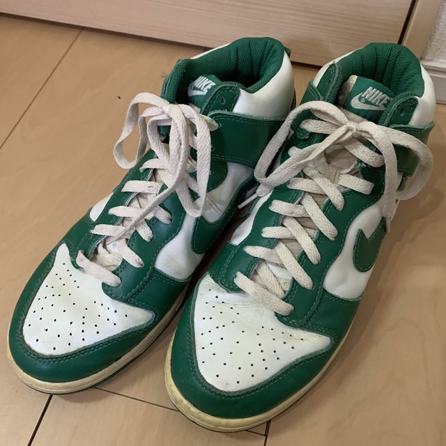 NIKE(ナイキ)のNIKE DUNK HIGH "VNTG" 白緑　27cm メンズの靴/シューズ(スニーカー)の商品写真