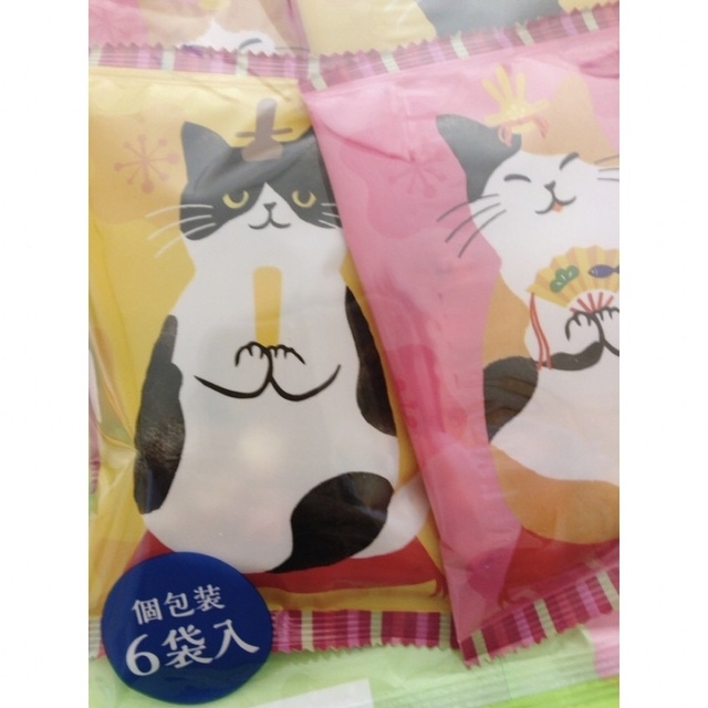 KALDI(カルディ)の２０２３年　KALDI　ひにゃあられ　６袋　ひな祭り　ひなあられ　猫パッケージ 食品/飲料/酒の食品(菓子/デザート)の商品写真