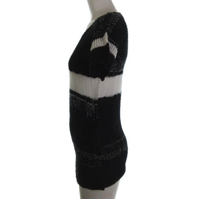 ISSEY MIYAKE(イッセイミヤケ)のイッセイミヤケ プリーツ カットソー シフォン 半袖 ブラック ホワイト  レディースのトップス(カットソー(半袖/袖なし))の商品写真